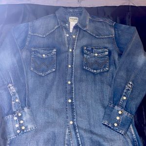 Wrangler jean shirt